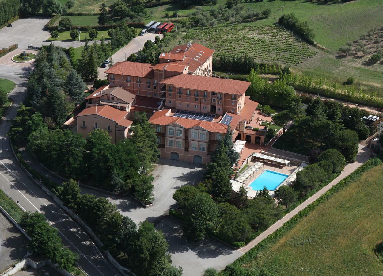 Hotel Relais La Fattoria à Melfi Extérieur photo